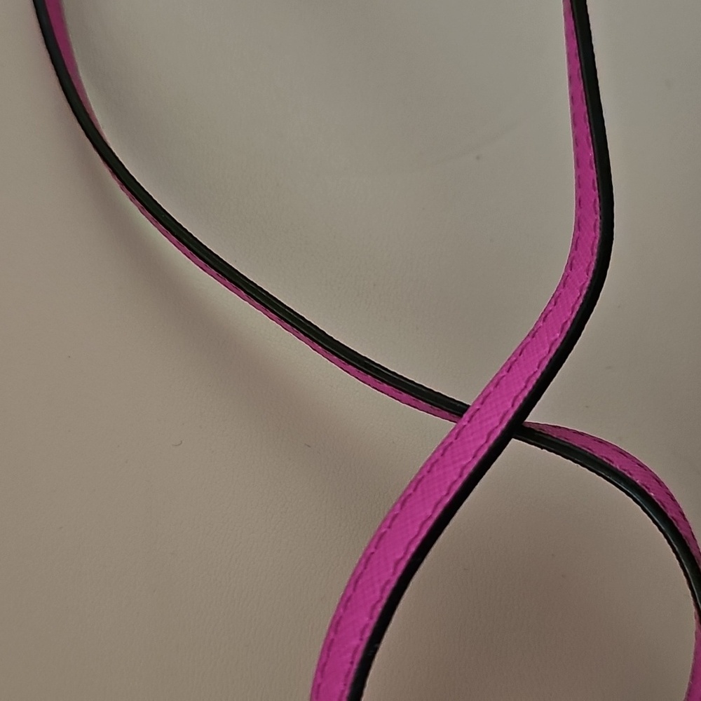 💓Kate Spade Vibrant Pink ID Holder - Picture 4 of 5